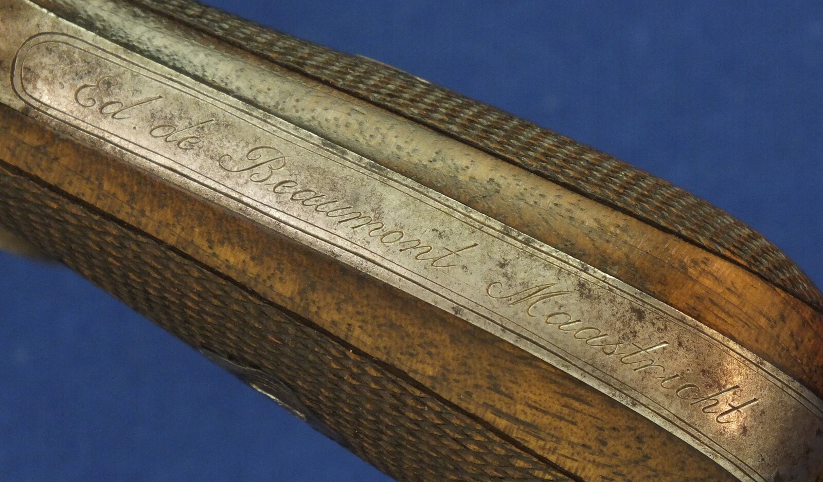 A fine Dutch Officers Lefaucheux Patent 6 shot 12mm Pinfire Revolver finished by August Francotte Liege and signed on backstrap: Ed. de Beaumont Maastricht. Length 31cm. In very good condition. Price 2.150 euro.