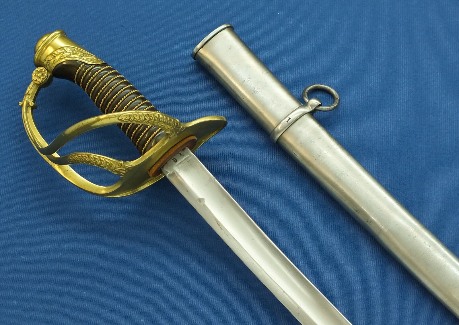 A personalised antique French Officers Cavalry Sword Model 1822, signed Manufacture Klingenthal Coulaux, total length 110 cm, in very good condition. Price 750 euro
