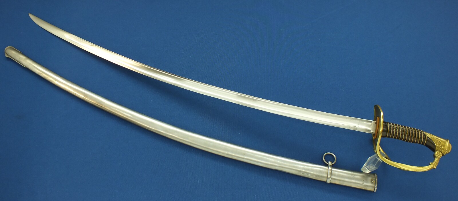 A personalised antique French Officers Cavalry Sword Model 1822, signed Manufacture Klingenthal Coulaux, total length 110 cm, in very good condition. Price 750 euro