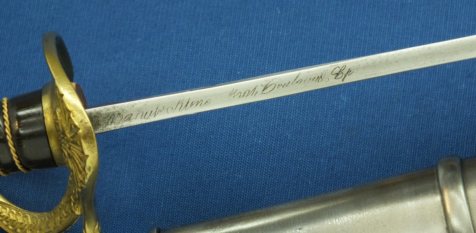 A personalised antique French Officers Cavalry Sword Model 1822, signed Manufacture Klingenthal Coulaux, total length 110 cm, in very good condition. Price 750 euro