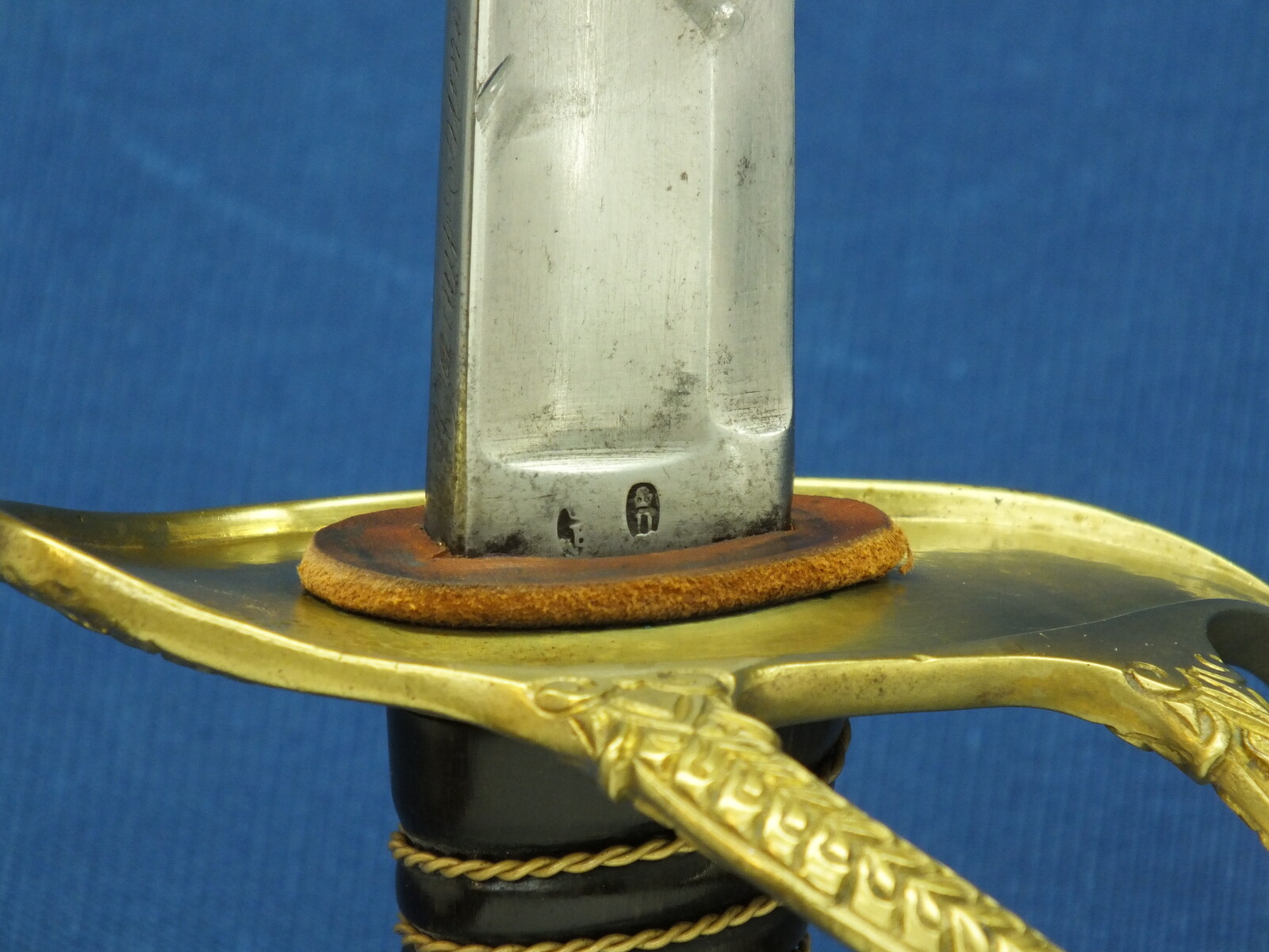 A personalised antique French Officers Cavalry Sword Model 1822, signed Manufacture Klingenthal Coulaux, total length 110 cm, in very good condition. Price 750 euro