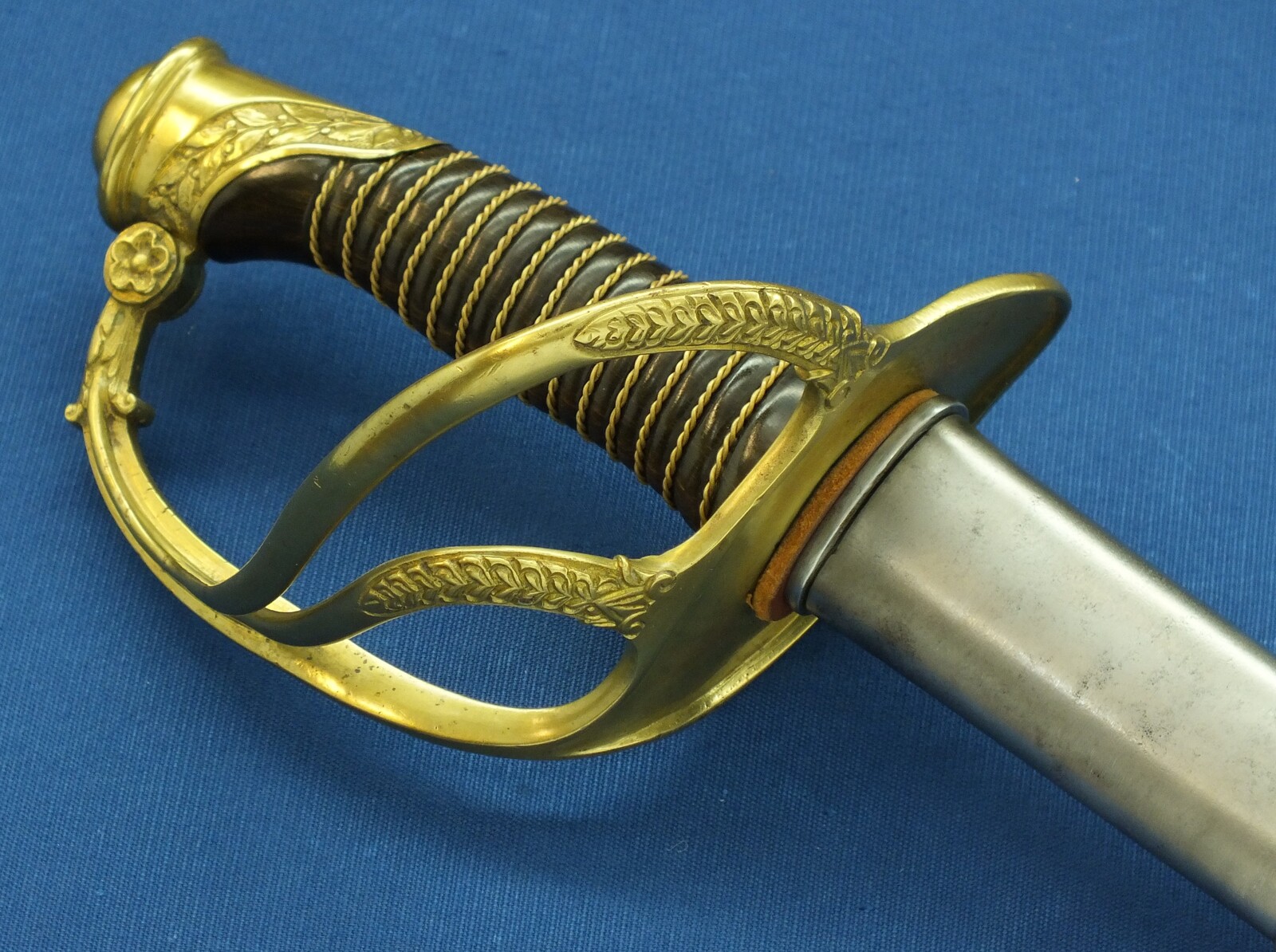 A personalised antique French Officers Cavalry Sword Model 1822, signed Manufacture Klingenthal Coulaux, total length 110 cm, in very good condition. Price 750 euro