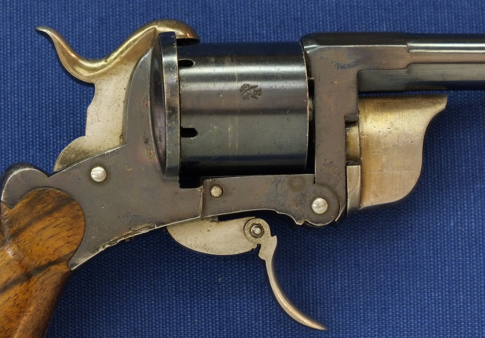 A rare and fine antique French Pipe-Cased 6 shot 7mm Pinfire Revolver by J.B. EYRAUD'S French patent nr. 71170 April 26, 1866 Tip-down barrel design. Length 20cm. In near mint condition. Price 2.250 euro.