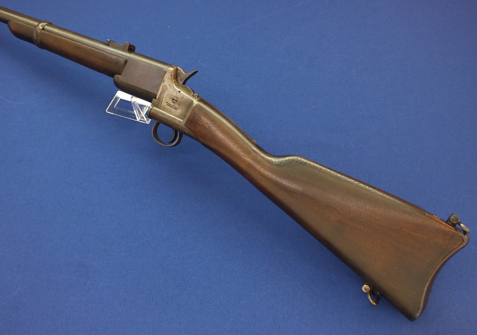 A rare and interesting antique American Triplett & Scott Repeating Carbine. Caliber ,50 rimfire, 30 inch barrel. Made by Meriden Manufacturing Company, Meriden, Connecticut 1864/65. In very good condition. Price 3.150 euro.