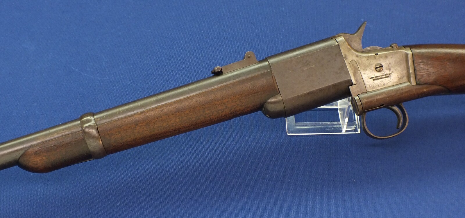 A rare and interesting antique American Triplett & Scott Repeating Carbine. Caliber ,50 rimfire, 30 inch barrel. Made by Meriden Manufacturing Company, Meriden, Connecticut 1864/65. In very good condition. Price 3.150 euro.