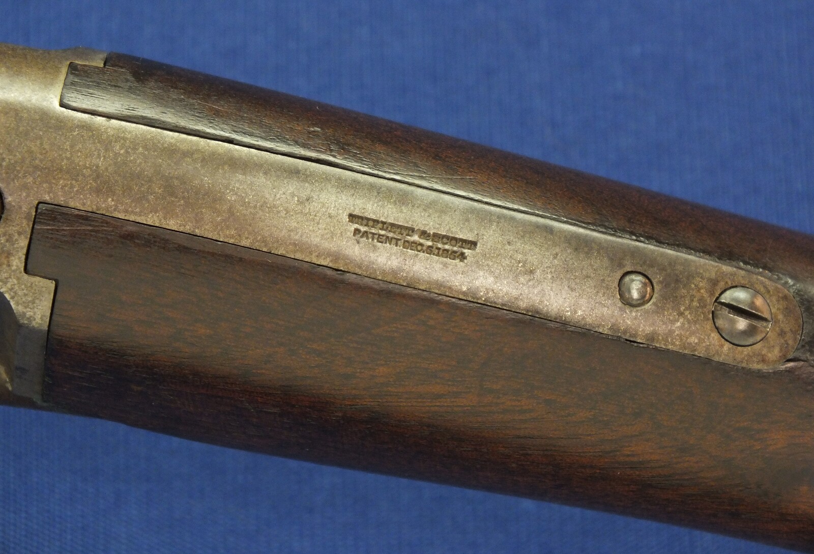 A rare and interesting antique American Triplett & Scott Repeating Carbine. Caliber ,50 rimfire, 30 inch barrel. Made by Meriden Manufacturing Company, Meriden, Connecticut 1864/65. In very good condition. Price 3.150 euro.