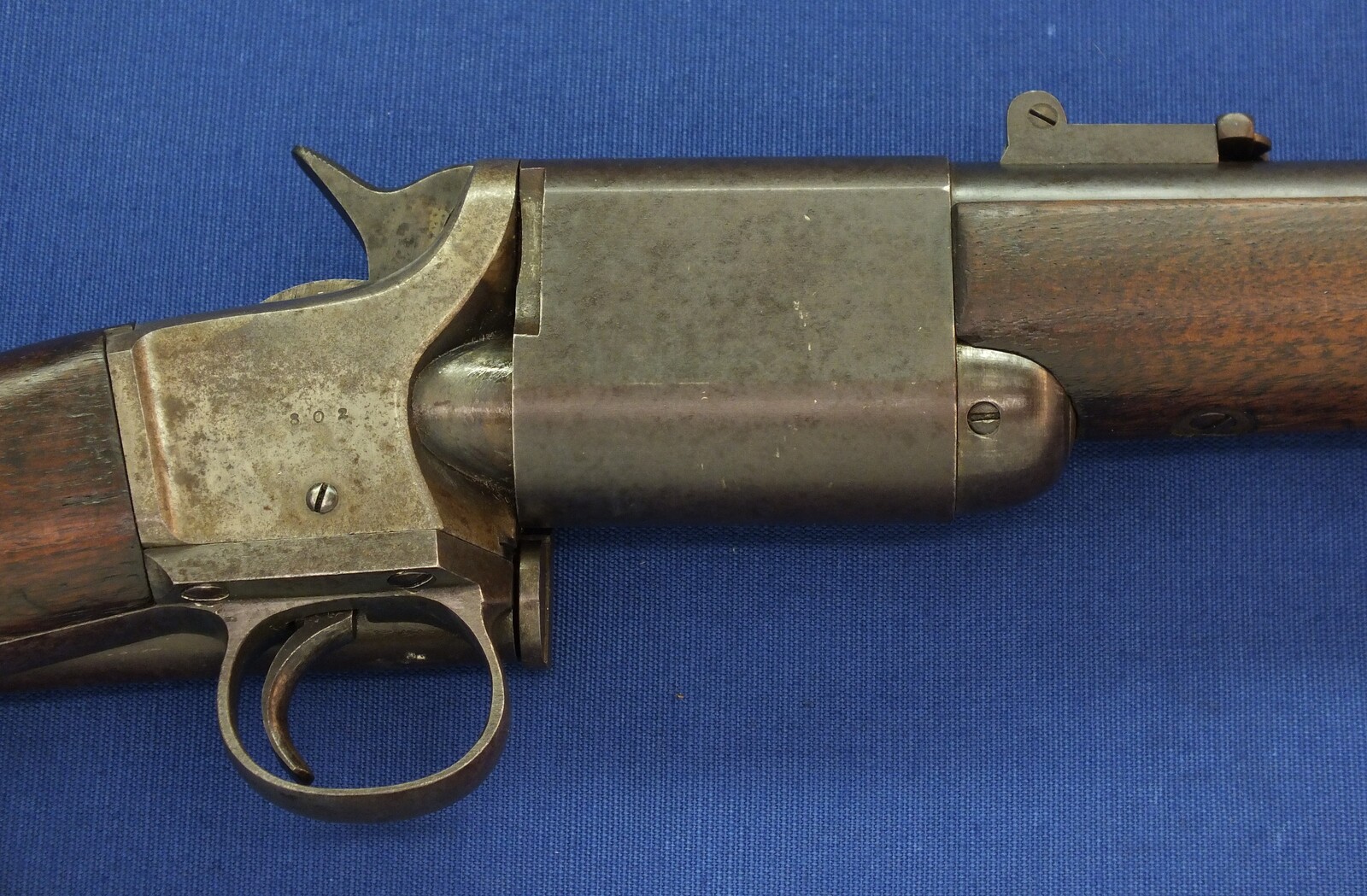 A rare and interesting antique American Triplett & Scott Repeating Carbine. Caliber ,50 rimfire, 30 inch barrel. Made by Meriden Manufacturing Company, Meriden, Connecticut 1864/65. In very good condition. Price 3.150 euro.