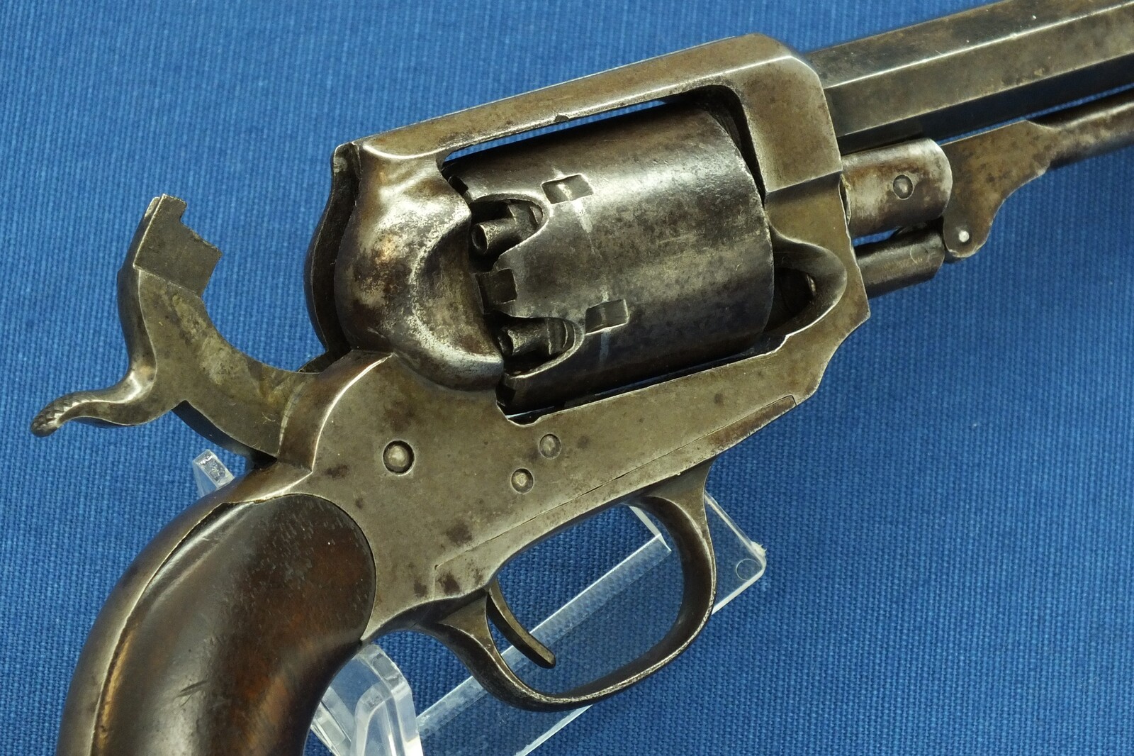 A rare Antique American 6 shot Second model William Irving Pocket Percussion Revolver. Made by James Reid NY under Contract for W.W. Marston NY. Caliber 31. Length 25cm. In very good condition. Price 1.650 euro.