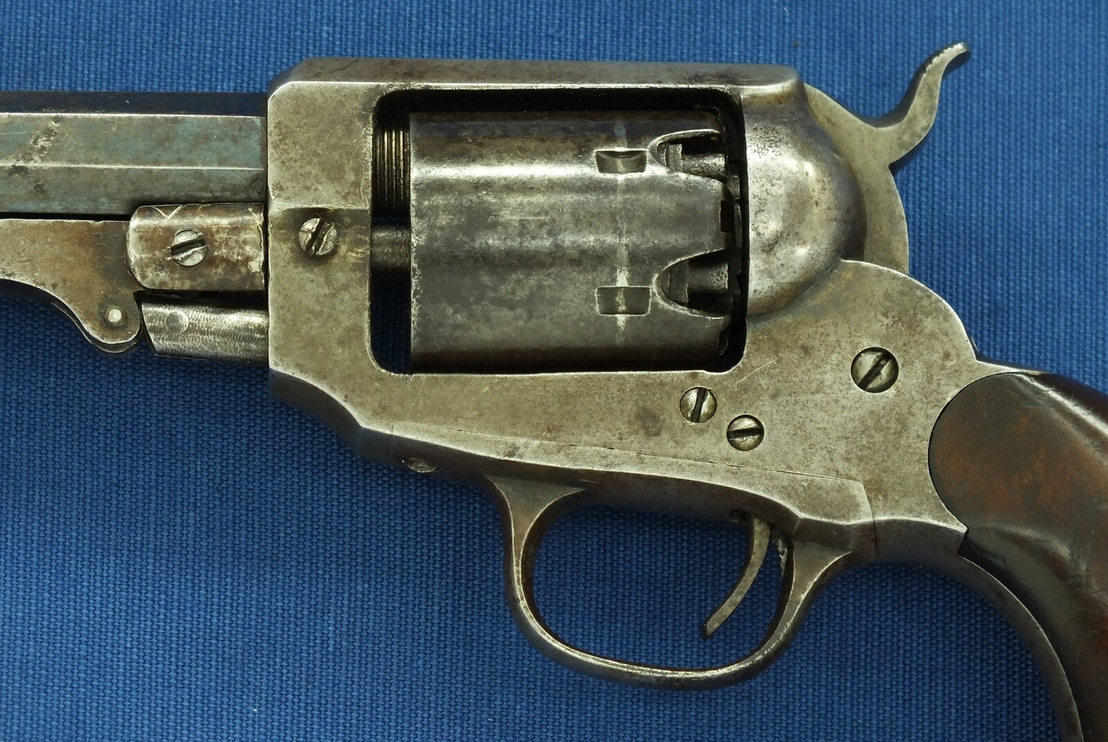 A rare Antique American 6 shot Second model William Irving Pocket Percussion Revolver. Made by James Reid NY under Contract for W.W. Marston NY. Caliber 31. Length 25cm. In very good condition. Price 1.650 euro.