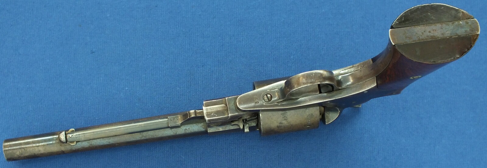 A rare Antique American Civil War Austin T Freeman Army 6 shot Percussion Revolver. Caliber 44, 7,5 inch barrel. Length 35cm. In very good condition. Price 3.600 euro.