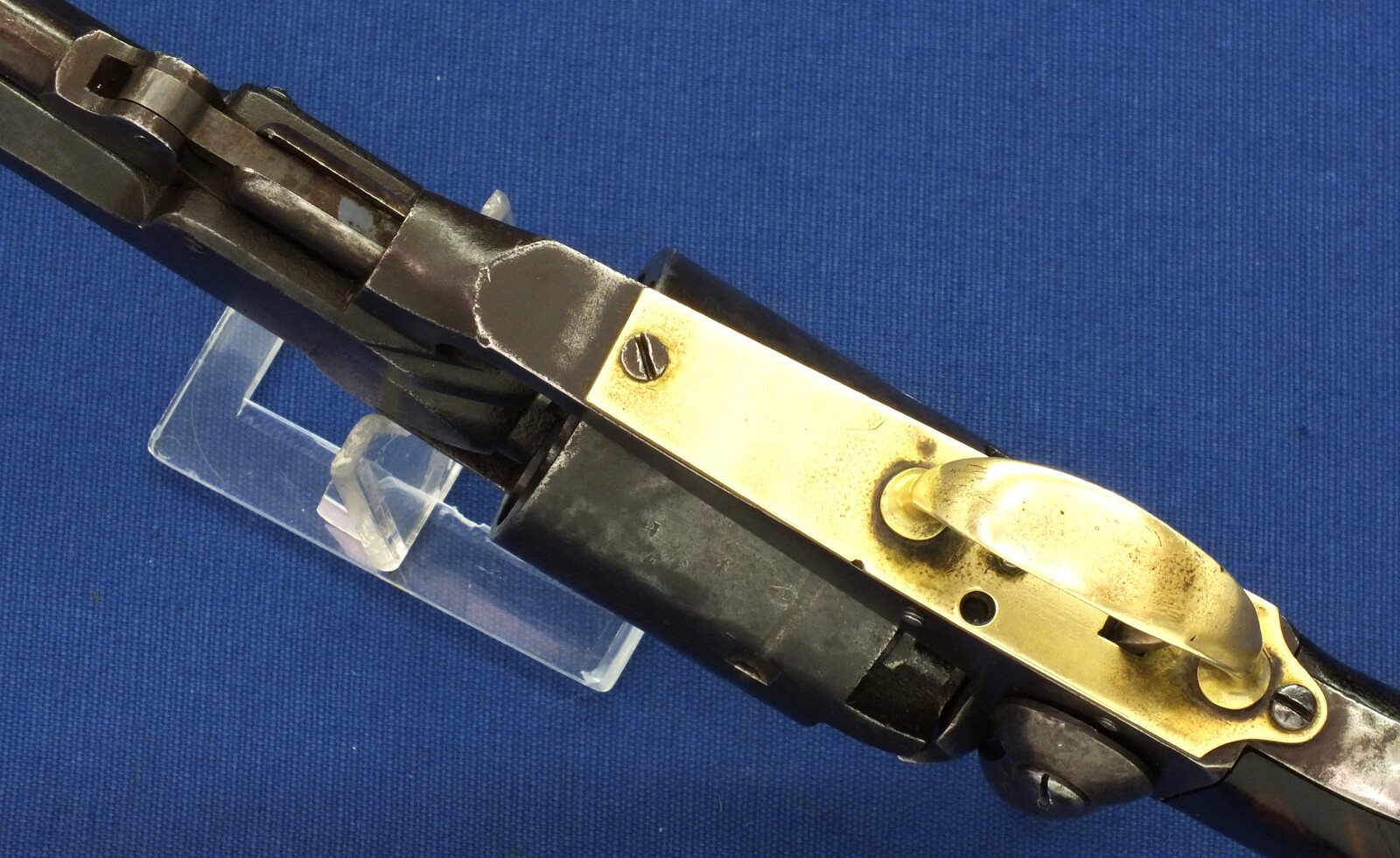 A rare antique American Civil War Benjamin F. Joslyn Army model 5 shot percussion revolver. Only 3000 made. Caliber 44. 8 inch octagonal barrel. Length 39cm. Price 3.800 euro.