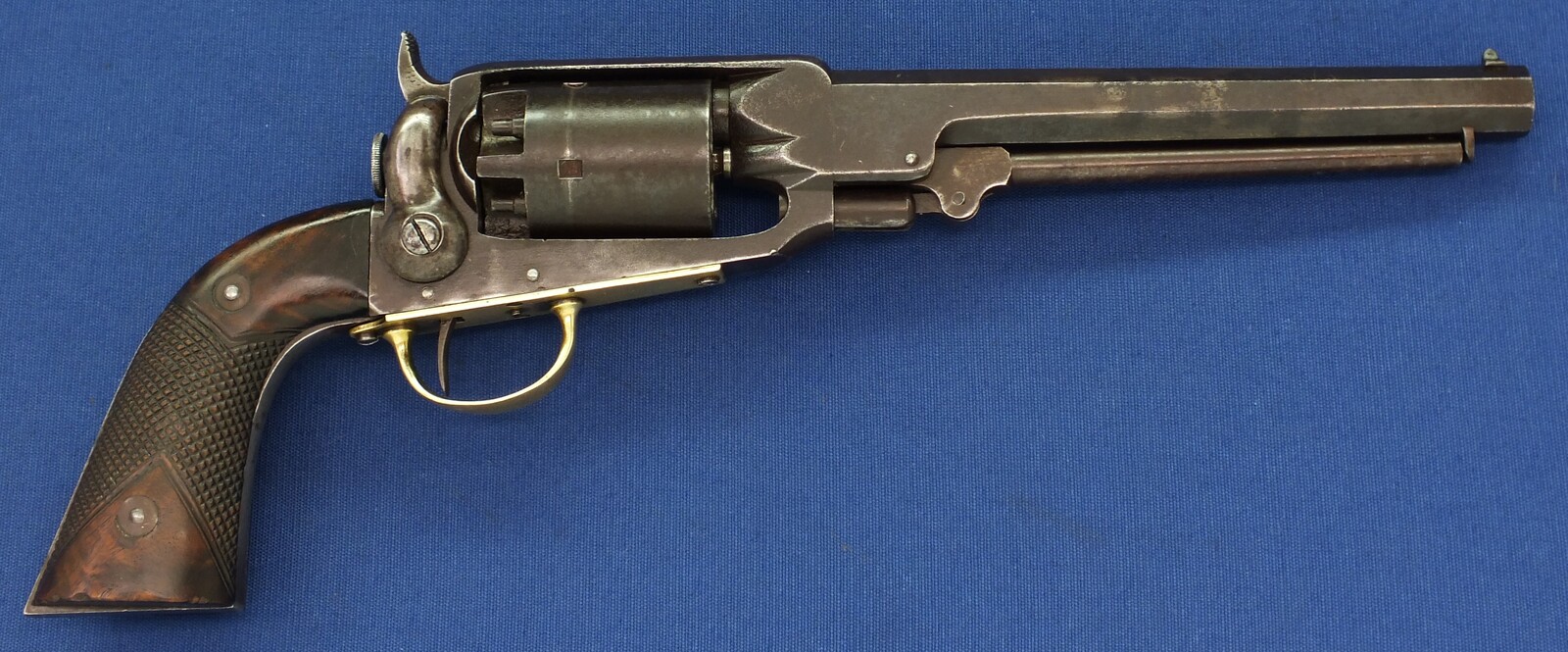 A rare antique American Civil War Benjamin F. Joslyn Army model 5 shot percussion revolver. Only 3000 made. Caliber 44. 8 inch octagonal barrel. Length 39cm. Price 3.800 euro.