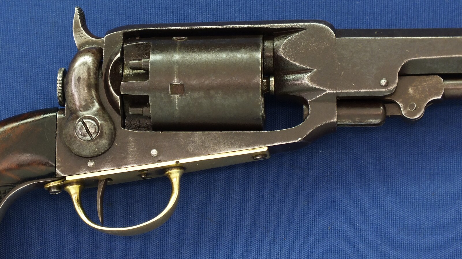 A rare antique American Civil War Benjamin F. Joslyn Army model 5 shot percussion revolver. Only 3000 made. Caliber 44. 8 inch octagonal barrel. Length 39cm. Price 3.800 euro.