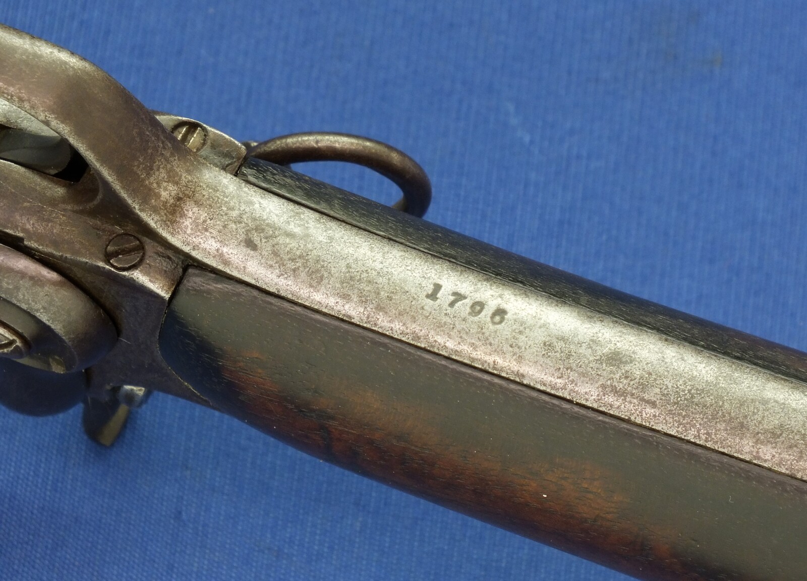 A rare antique American Civil War Colt Model 1855 Cavalry Revolving saddle ring percussion Carbine. 44 caliber with 18 inch barrel. Length 92cm. In good condition. Price 4.750 euro.
