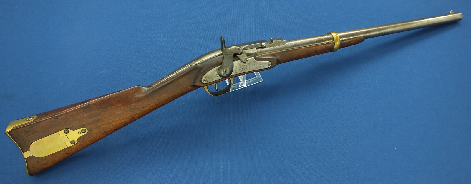 A rare antique American Civil War First type Merrill breechloading percussion Carbine. Caliber 54, 22,1/8 inch barrel. Length 94cm. In very good condition. Price 3.750 euro