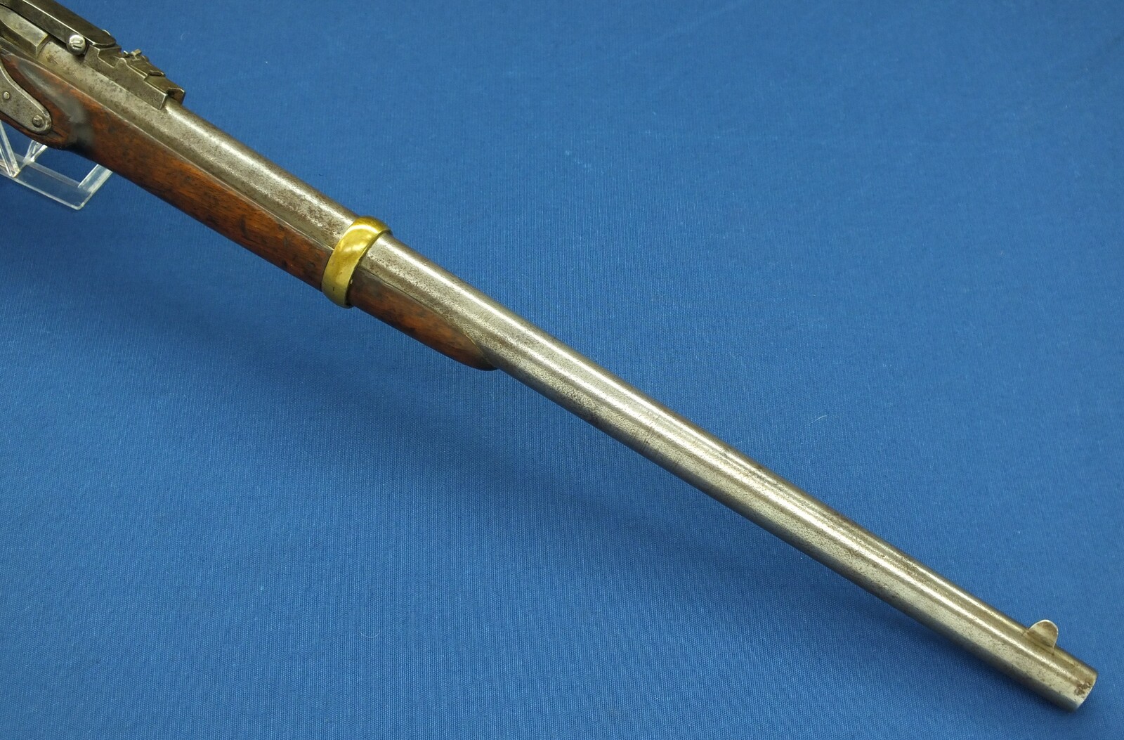 A rare antique American Civil War First type Merrill breechloading percussion Carbine. Caliber 54, 22,1/8 inch barrel. Length 94cm. In very good condition. Price 3.750 euro