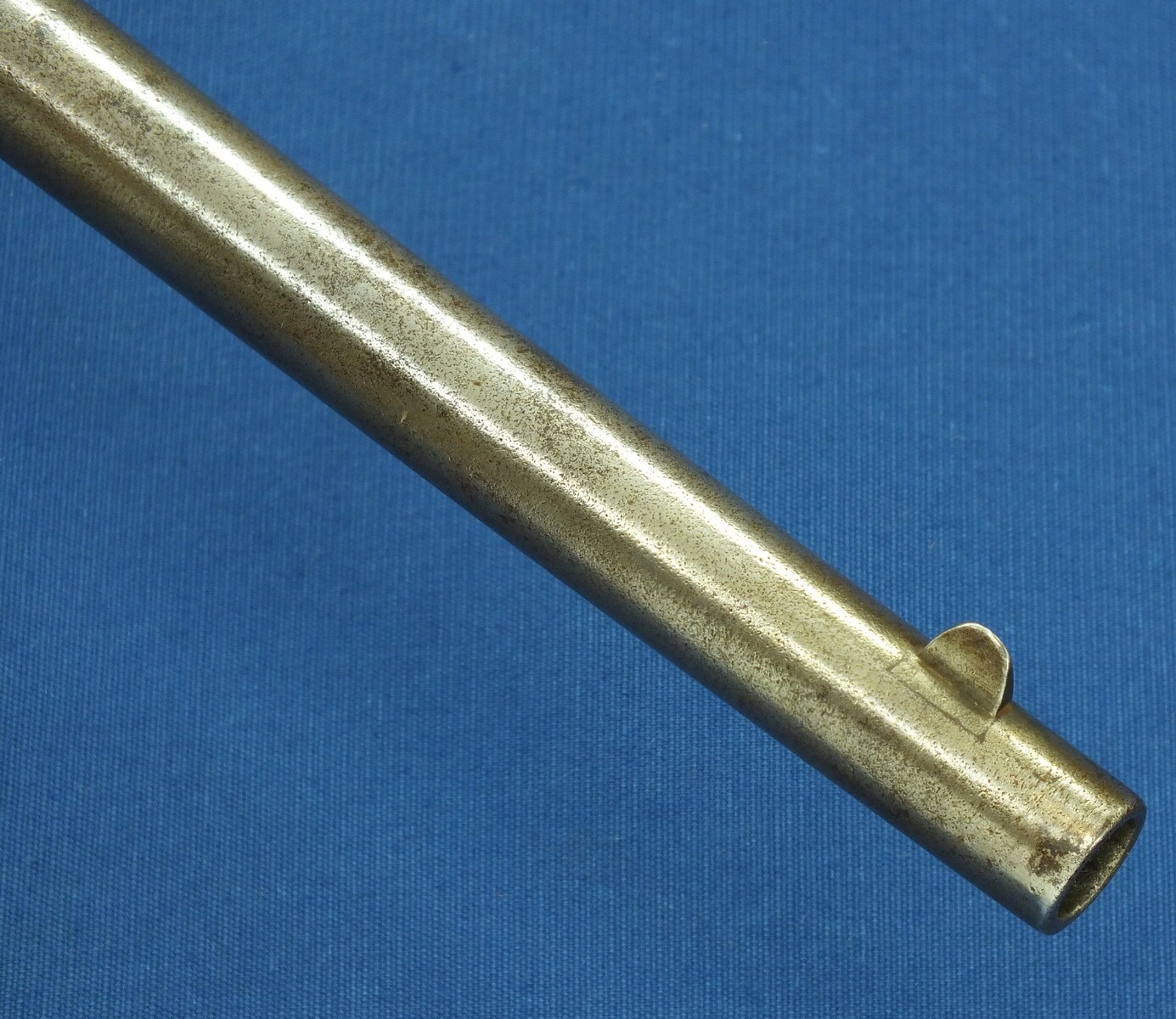 A rare antique American Civil War First type Merrill breechloading percussion Carbine. Caliber 54, 22,1/8 inch barrel. Length 94cm. In very good condition. Price 3.750 euro