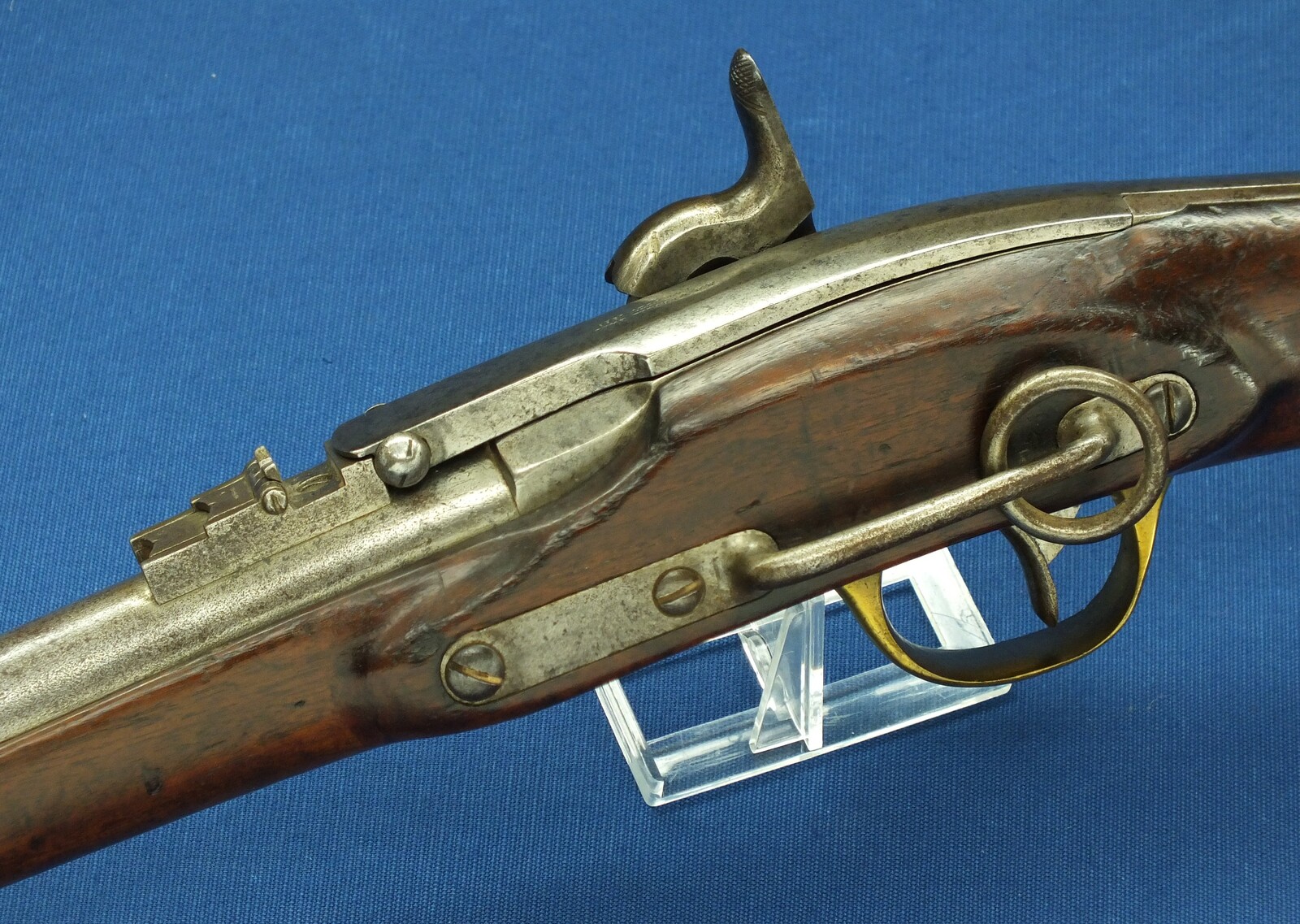 A rare antique American Civil War First type Merrill breechloading percussion Carbine. Caliber 54, 22,1/8 inch barrel. Length 94cm. In very good condition. Price 3.750 euro