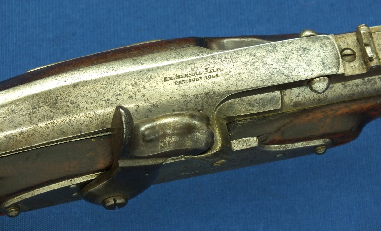 A rare antique American Civil War First type Merrill breechloading percussion Carbine. Caliber 54, 22,1/8 inch barrel. Length 94cm. In very good condition. Price 3.750 euro