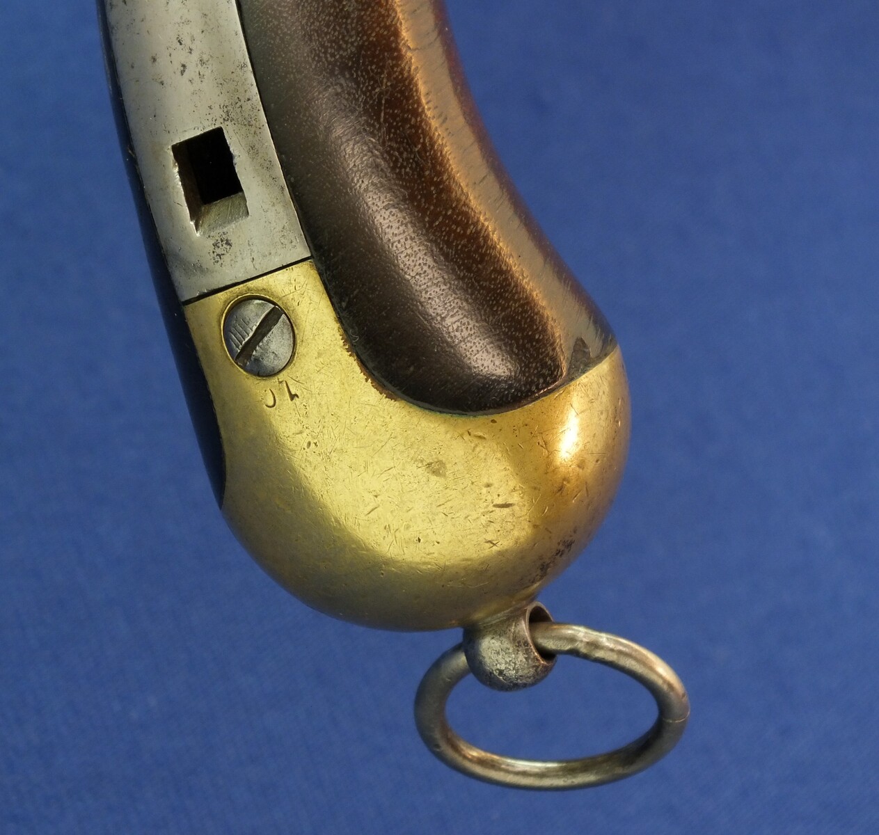 A rare antique American Civil War Springfield Model 1855 percussion Pistol-Carbine. Caliber 58, 12 inch barrel. Lock dated 1856. Length 46,5cm. In very good condition. Price 2.450 euro.