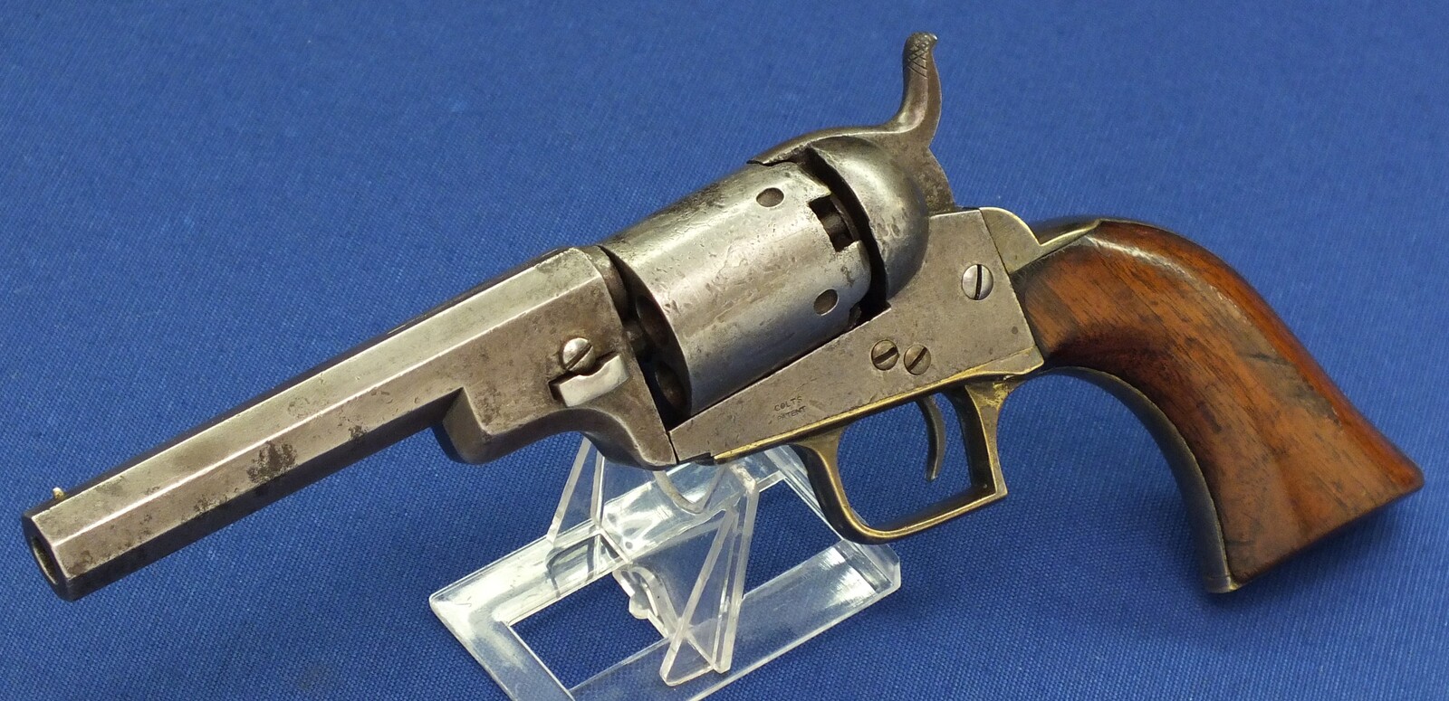 A rare antique American Colt Model 1848 Baby Dragoon 5 shot Percussion revolver with double stamped New York Address. 31 Caliber. 4 inch Barrel with stamping error. Length 24,5cm. In very good condition. Price 3.750 euro.