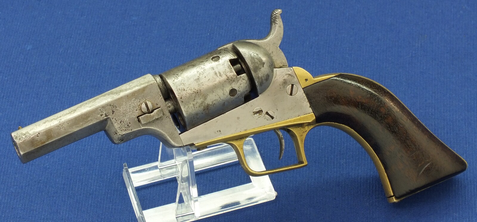 A rare antique American Colt Model 1848 Baby Dragoon 5 shot Pocket Percussion Revolver. 31 Caliber. 3 inch Barrel with New York address. Length 23cm. in good/very good condition. Price 3.350 euro.