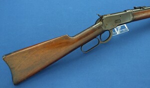 A rare antique American Winchester Model 1892 lightweight Trapper's saddle Ring Carbine. 44-40 Caliber, 15,5 inch barrel. Lenght 84cm. In very good condition. Price 2.450 euro.