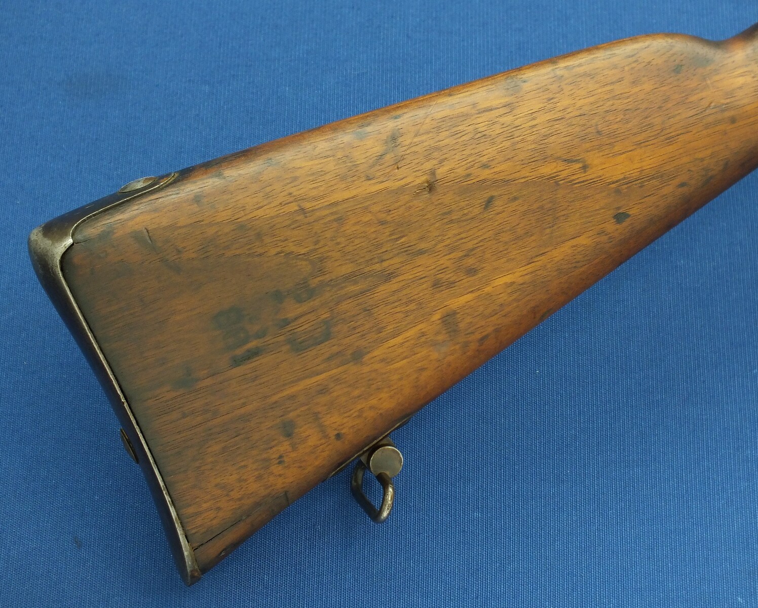 A rare antique Dutch East Indies Beaumont Model 1871 Carbine. 12mm smooth Caliber, lenght 103cm. In very good condition. Price 1.500 euro.