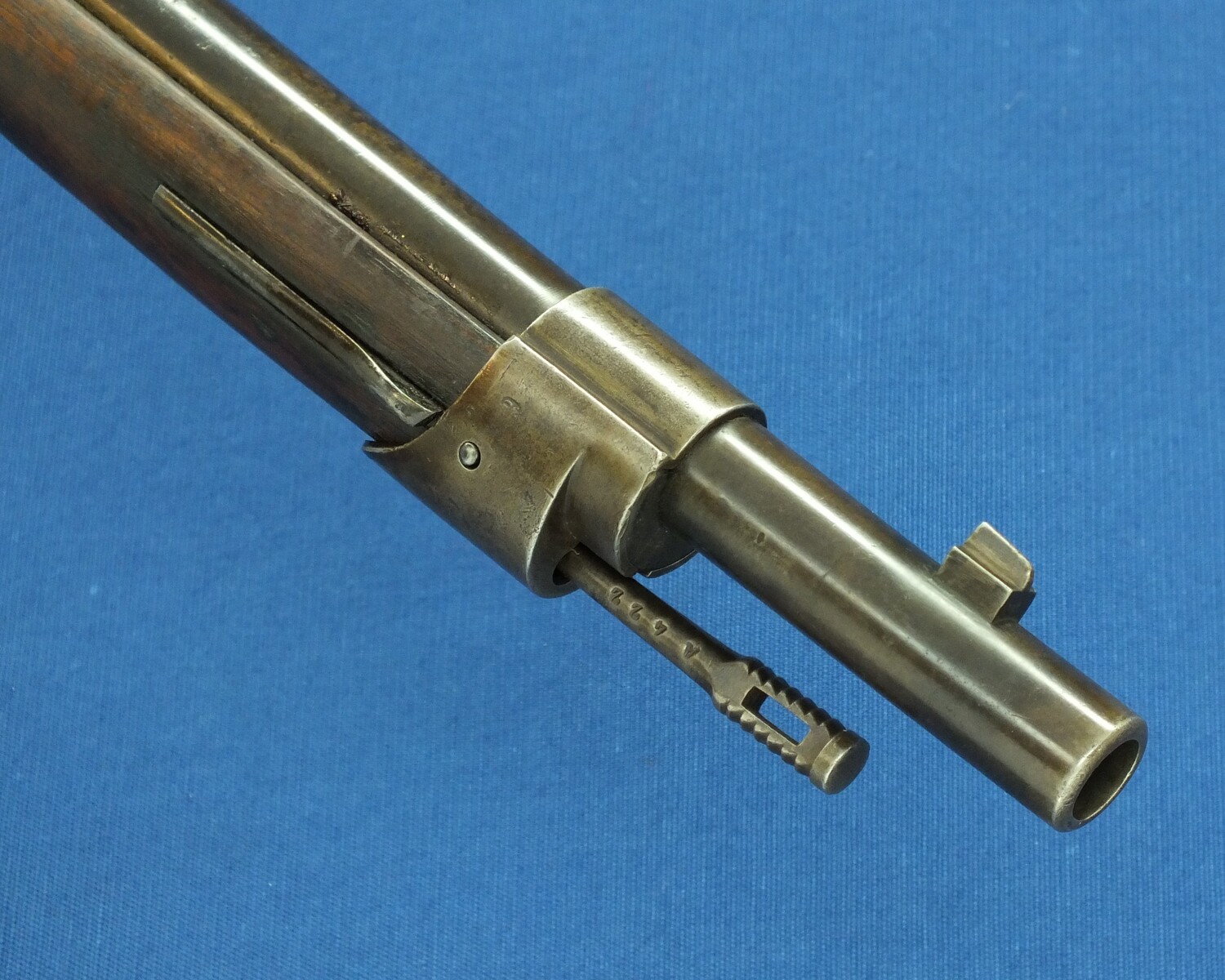 A rare antique Dutch East Indies Beaumont Model 1871 Carbine. 12mm smooth Caliber, lenght 103cm. In very good condition. Price 1.500 euro.