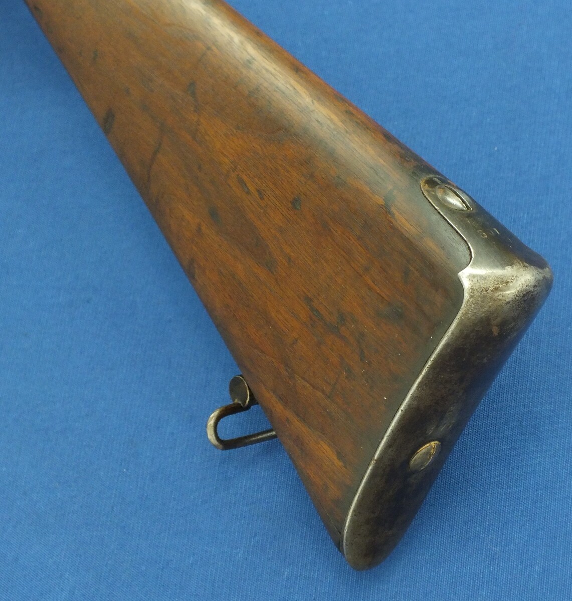 A rare antique Dutch East Indies Beaumont Model 1871 Carbine. 12mm smooth Caliber, lenght 103cm. In very good condition. Price 1.500 euro.