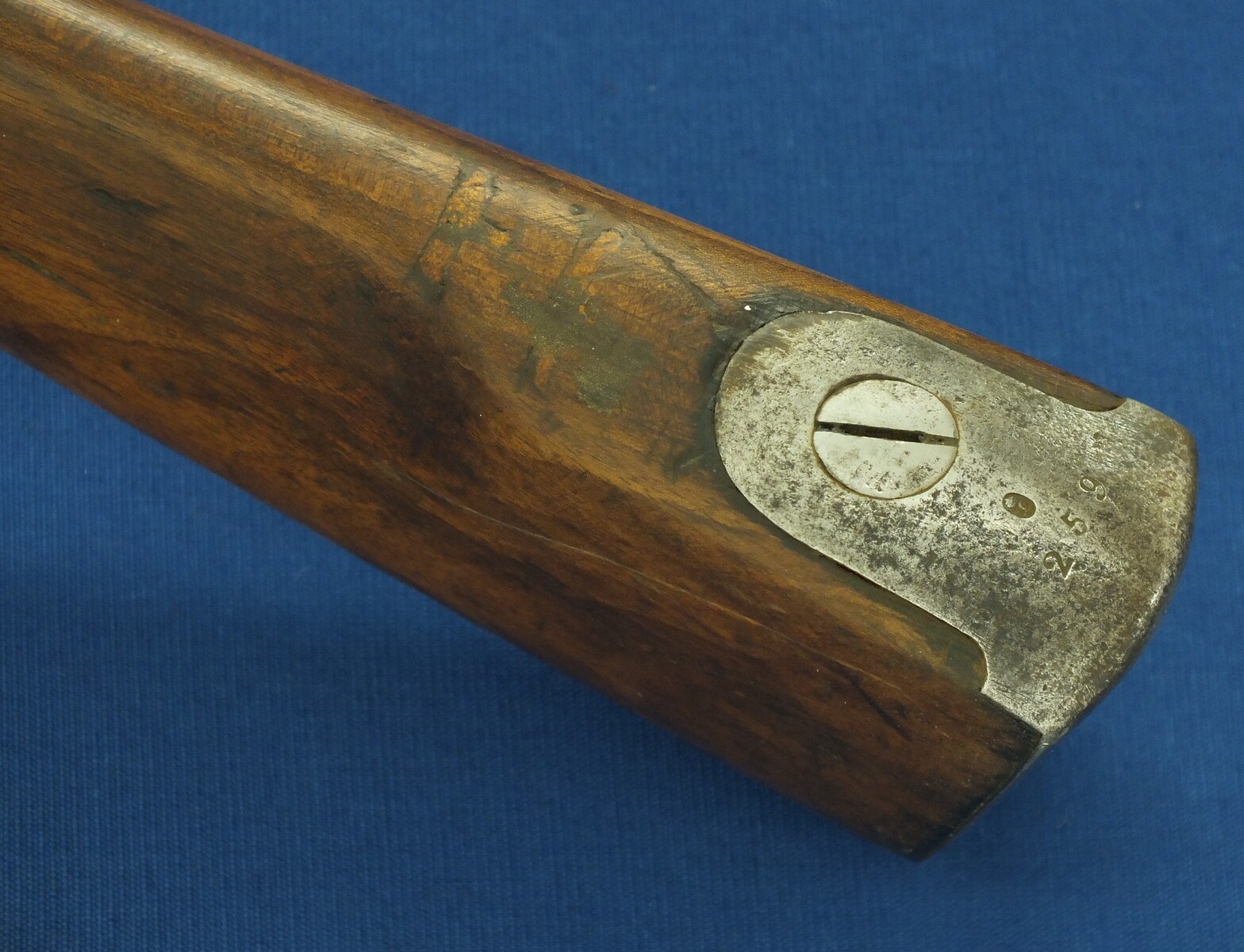 A rare antique Dutch Model 1815 Percussion Musket with Bayonet, converted from flintlock and made in Suhl Germany. Caliber 17,5 mm, length 143 cm, in very good condition.