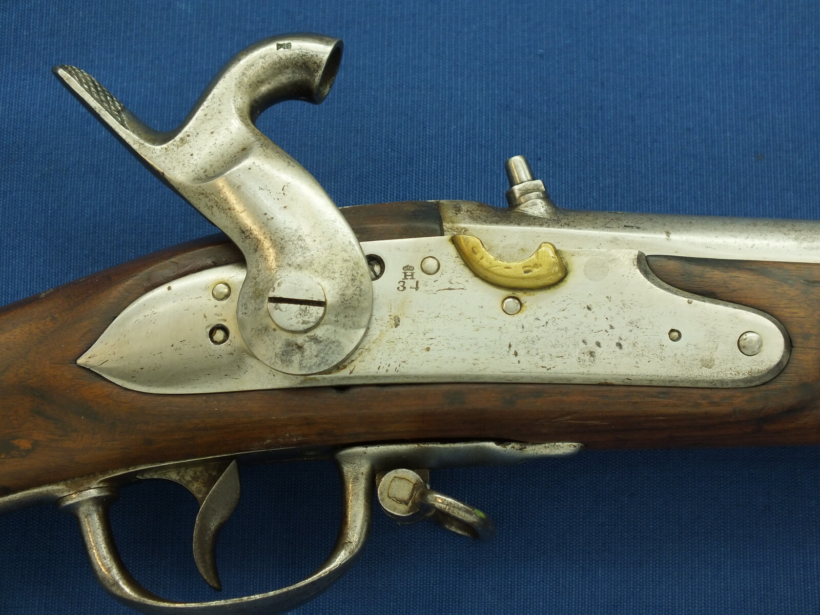 A rare antique Dutch Model 1815 Percussion Musket with Bayonet, converted from flintlock and made in Suhl Germany. Caliber 17,5 mm, length 143 cm, in very good condition.