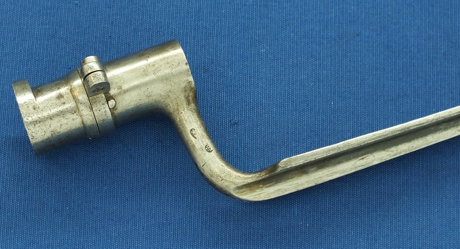 A rare antique Dutch Model 1815 Percussion Musket with Bayonet, converted from flintlock and made in Suhl Germany. Caliber 17,5 mm, length 143 cm, in very good condition.