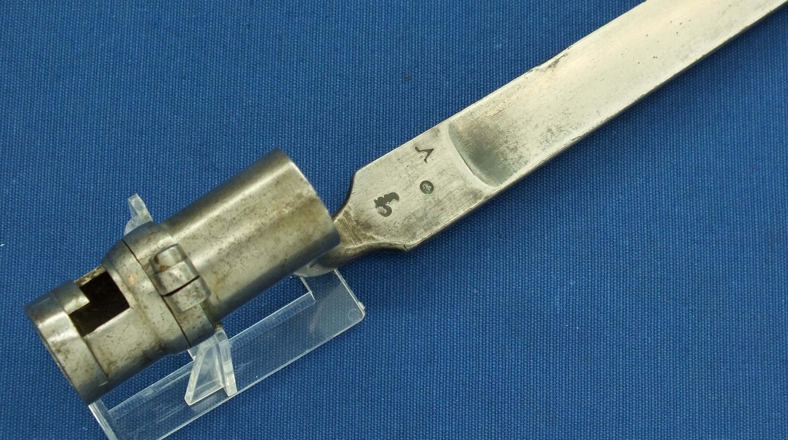 A rare antique Dutch Model 1815 Percussion Musket with Bayonet, converted from flintlock and made in Suhl Germany. Caliber 17,5 mm, length 143 cm, in very good condition.