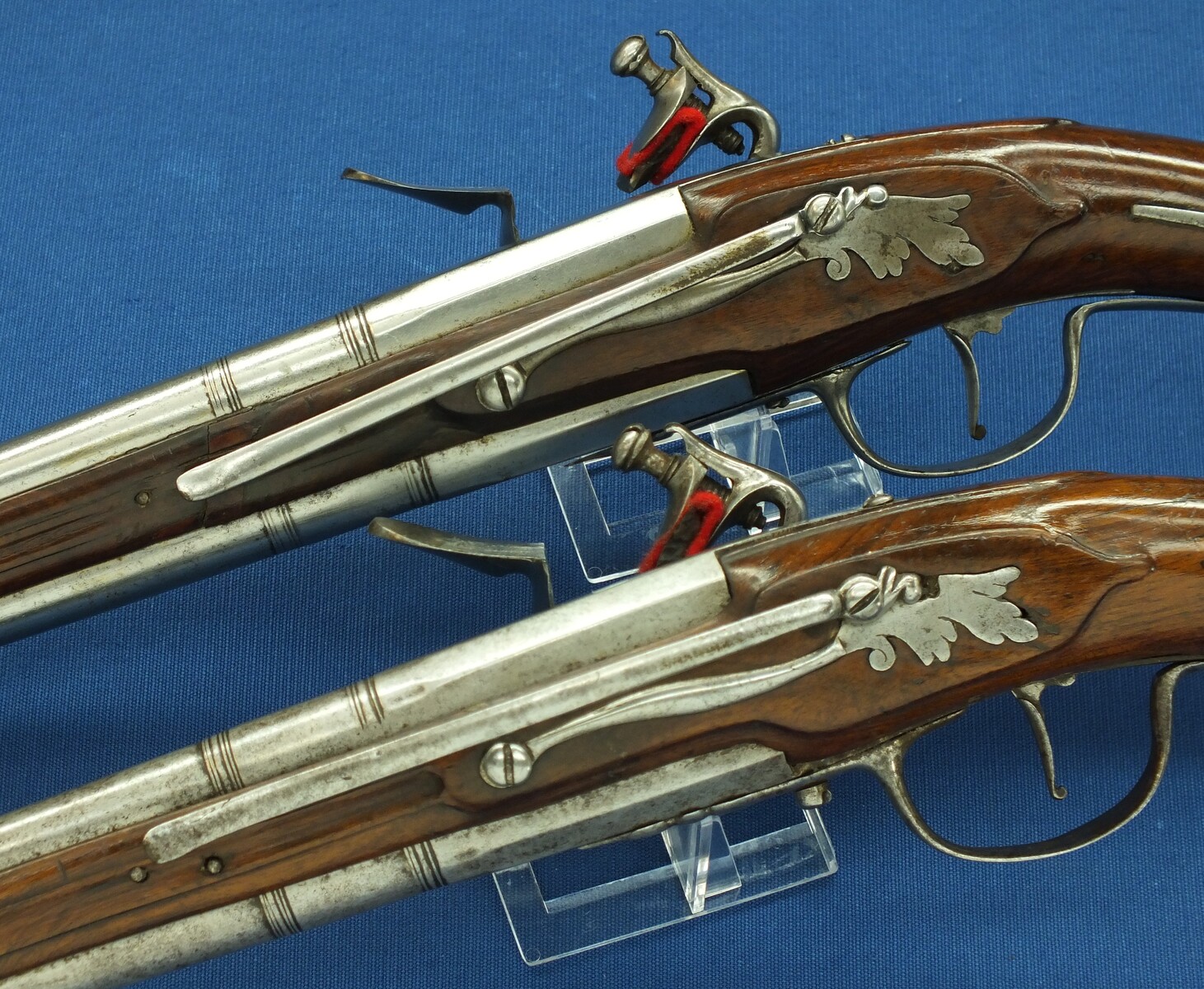 A rare antique Dutch or French 17th century circa 1660-70 Pair of over and under Flintlock pistols with Belt-hooks. Caliber 12mm, length 52. In very good condition. Price 12.500 euro.