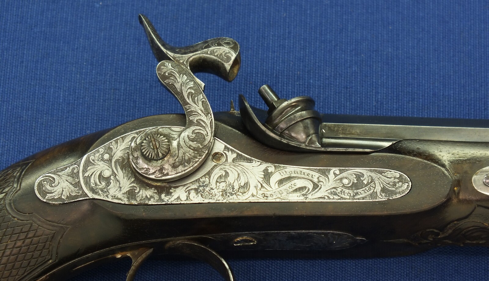 A rare antique French Book cased Percussion Pistol by Lepage-Moutier Arq. du Roi and Geerinckx a Paris. Circa 1850. Caliber 11,5mm, length 43,5cm. Spine of book signed: Remède A Tous Les Maux (A Cure for all Ills). In very good condition. Price 3.250 euro