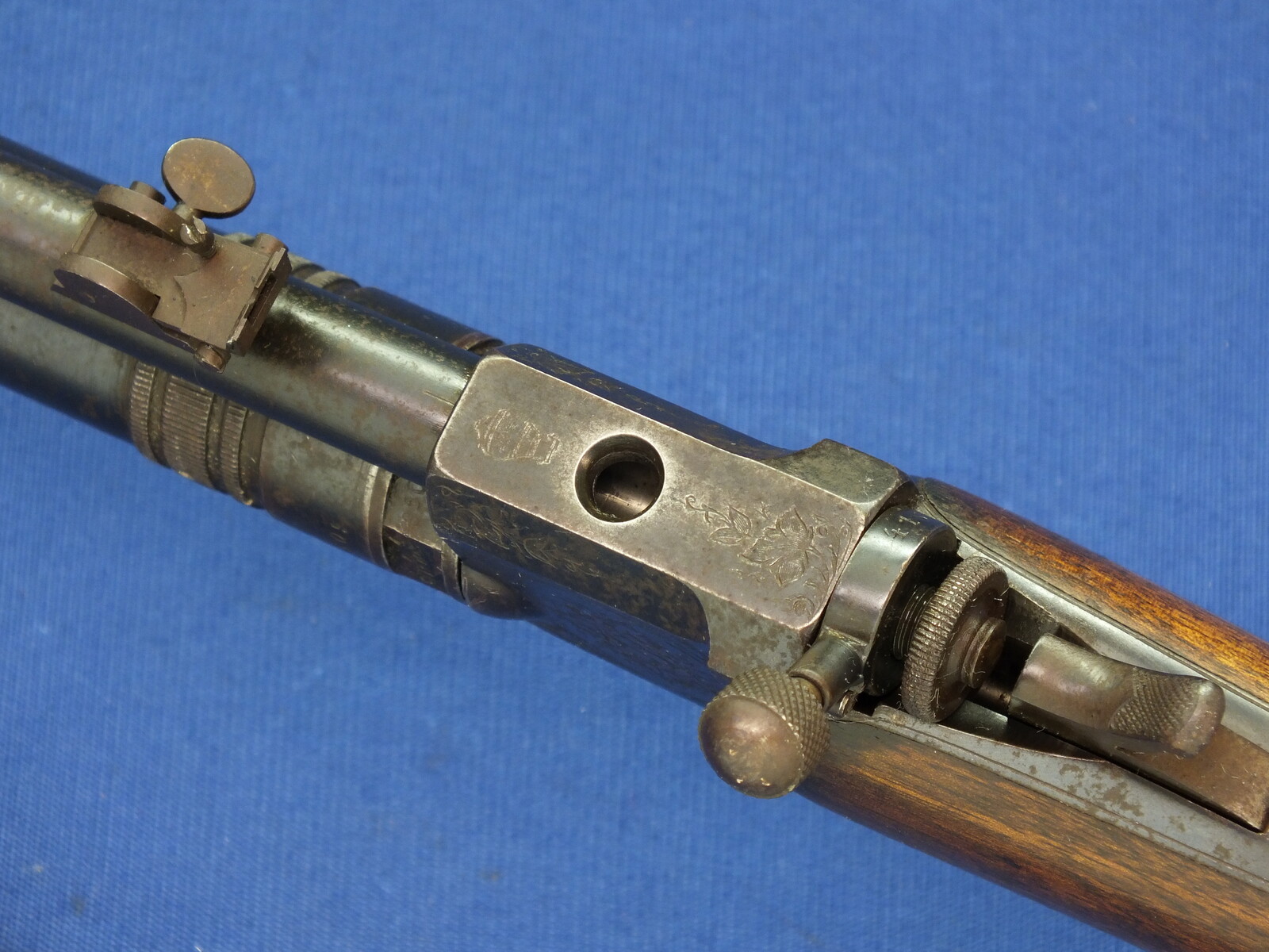 A rare antique French circa 1880 Giffard Carbonic Acid Gas/CO2 Air Rifle. Caliber 8mm rifled. Length 106cm. In very good condition. Price 1.650 euro.