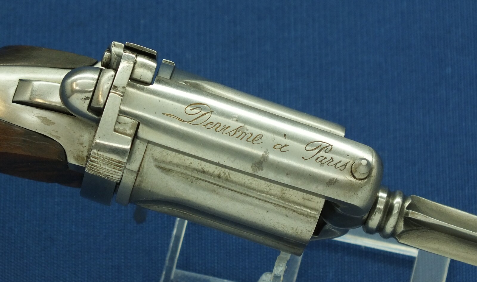 A Rare antique French Devisme a Paris 6 shot Double-Action Pepperbox-Dagger pistol. Caliber 7mm centerfire. Length 23cm. In very good condition. Price 1.750 euro.