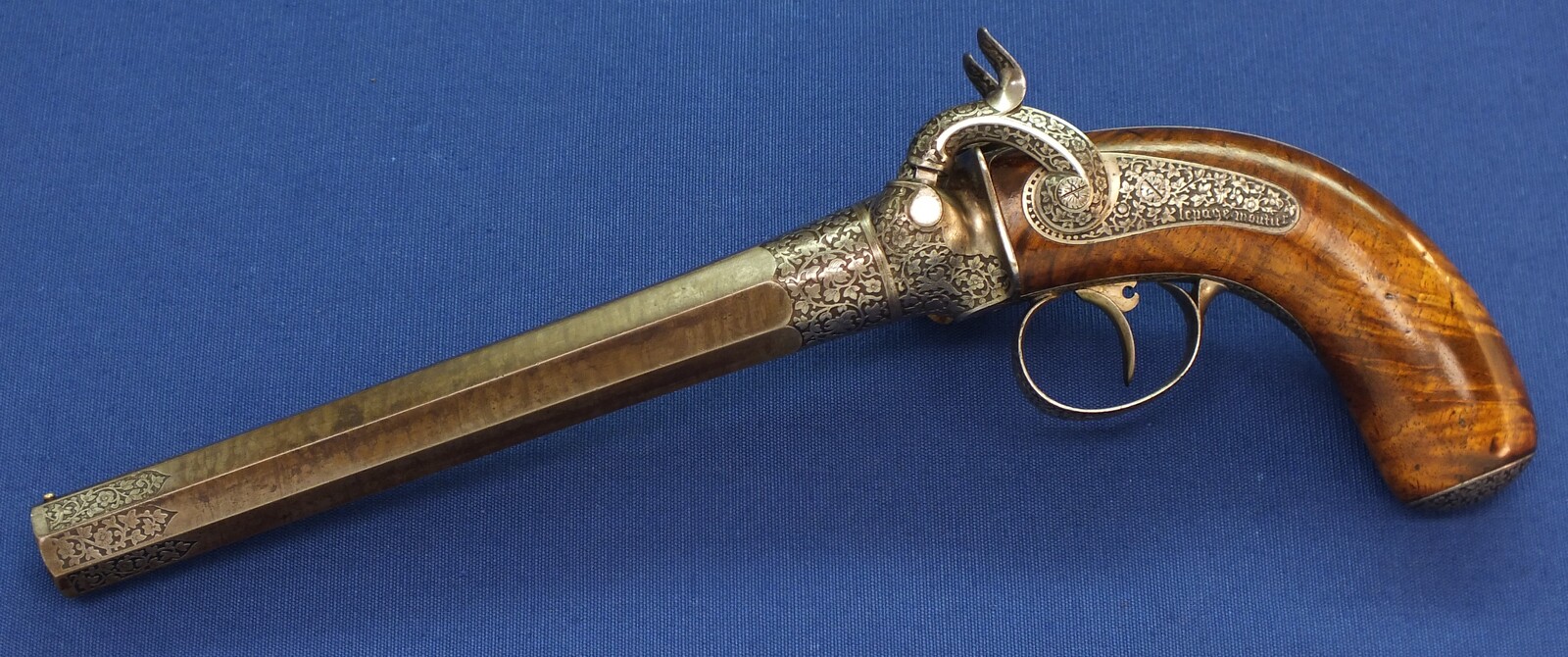 A rare antique French engraved Lepage Moutier Arquebusier du Roy Superposed load Percussion Pistol. Caliber 16.5mm. Length 33,5cm. In very good condition.