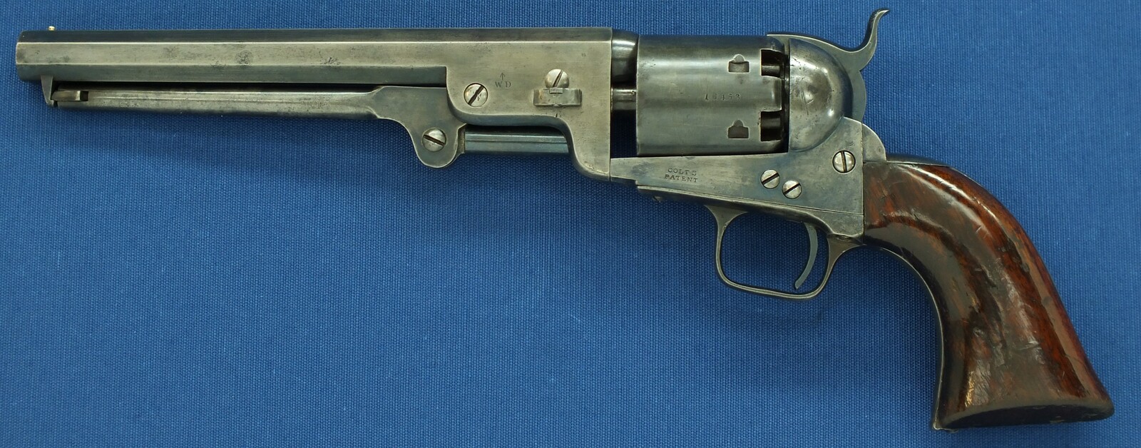 A rare antique London Colt Model 1851 6 shot Navy Percussion Revolver, British Government order for Crimean War. Caliber 36. Length 35cm. In very good condition. Price 2.750 euro.