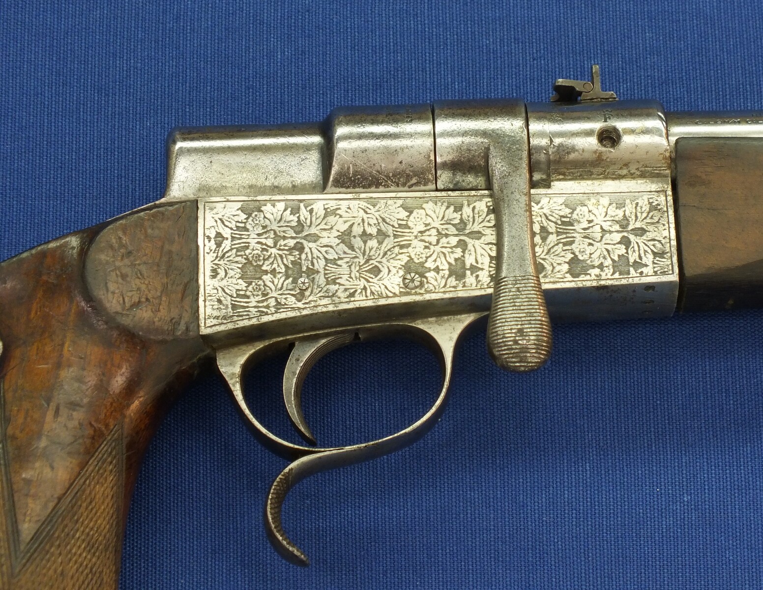 A rare French Buffalo-Stand Euréka bolt action 2 shot caliber 6mm and 9mm Rimfire Flobert Pistol. Length 40cm. In good condition. With original catalogue. Price 695 euro