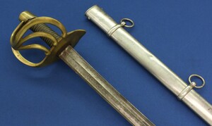 A scarce and fine antique Dutch Napoleonic era Heavy Cavalry Trooper Sword Model 1814 No.3. Provenance: The Rijksmuseum of Amsterdam. Length 116cm. In very good condition. Price 1.750 euro.