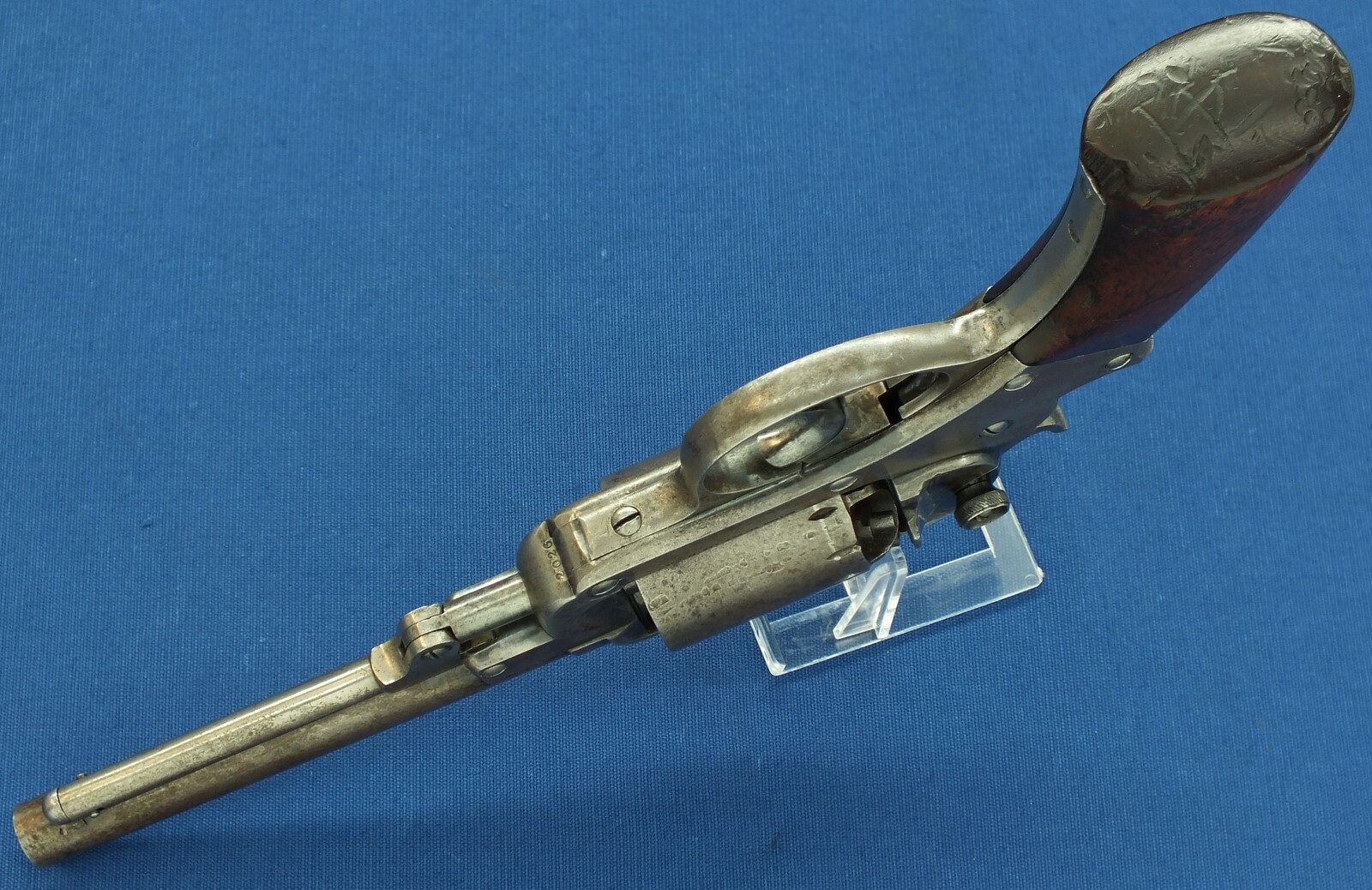 A scarce Antique American Civil War Starr Arms Co Model 1858 6 shot Double Action Percussion Navy Revolver. Caliber 36. Only 3000 made. Length 34cm. In very good condition. Price 2.750 euro.