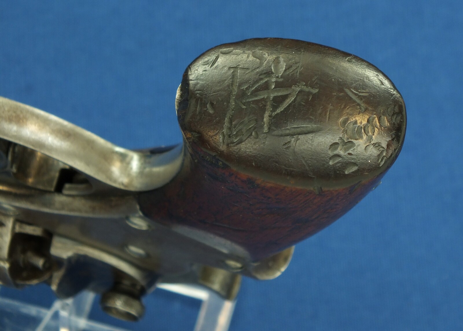 A scarce Antique American Civil War Starr Arms Co Model 1858 6 shot Double Action Percussion Navy Revolver. Caliber 36. Only 3000 made. Length 34cm. In very good condition. Price 2.750 euro.