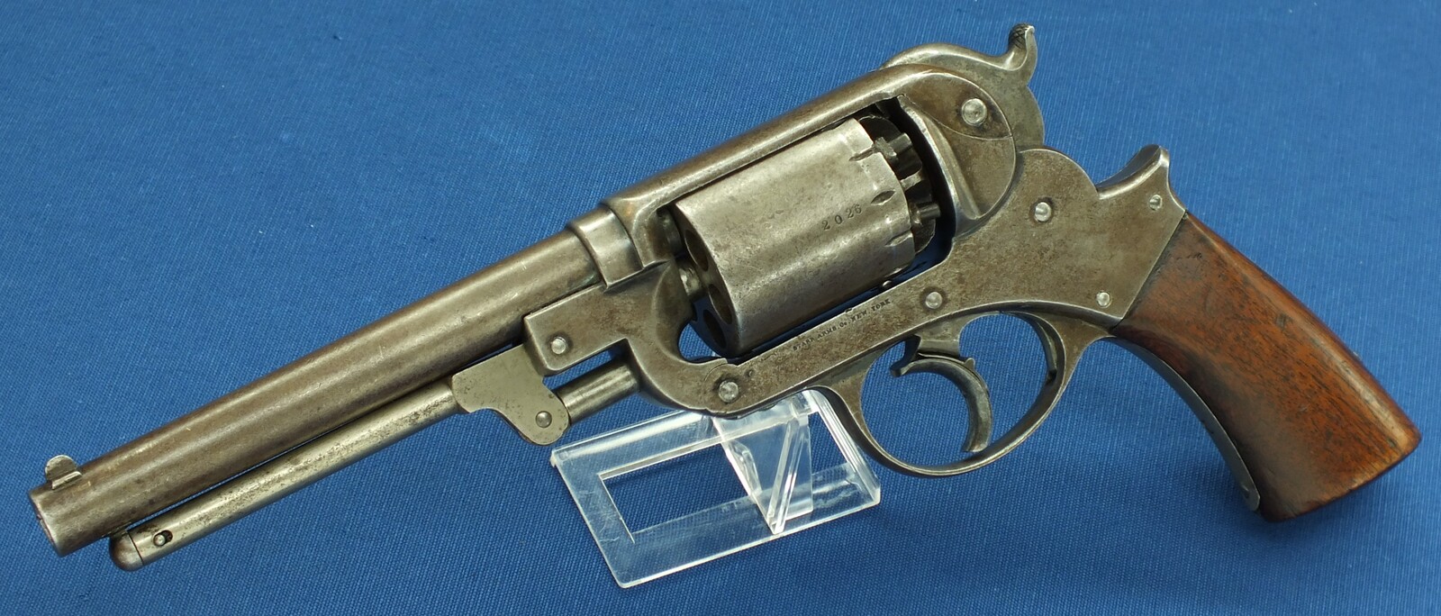 A scarce Antique American Civil War Starr Arms Co Model 1858 6 shot Double Action Percussion Navy Revolver. Caliber 36. Only 3000 made. Length 34cm. In very good condition. Price 2.750 euro.