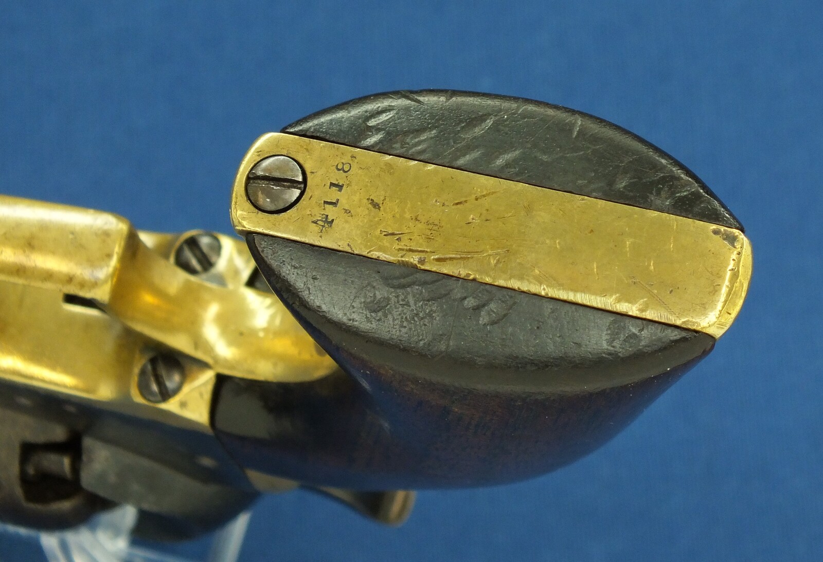 A Scarce antique American Goverment issued Colt Model 1848 First Model Dragoon percussion Revolver. 44 Caliber. Length 37cm. In good/very good condition. Price 8.500 euro