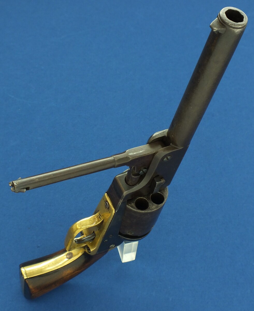 A Scarce antique American Goverment issued Colt Model 1848 First Model Dragoon percussion Revolver. 44 Caliber. Length 37cm. In good/very good condition. Price 8.500 euro