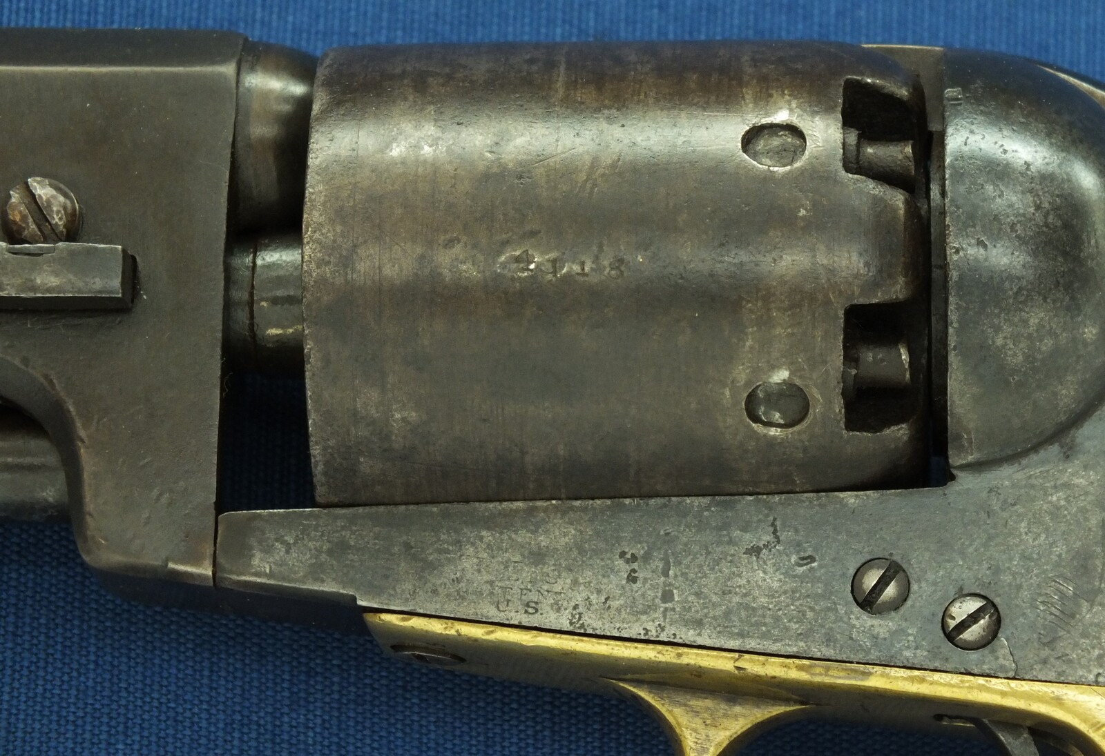 A Scarce antique American Goverment issued Colt Model 1848 First Model Dragoon percussion Revolver. 44 Caliber. Length 37cm. In good/very good condition. Price 8.500 euro