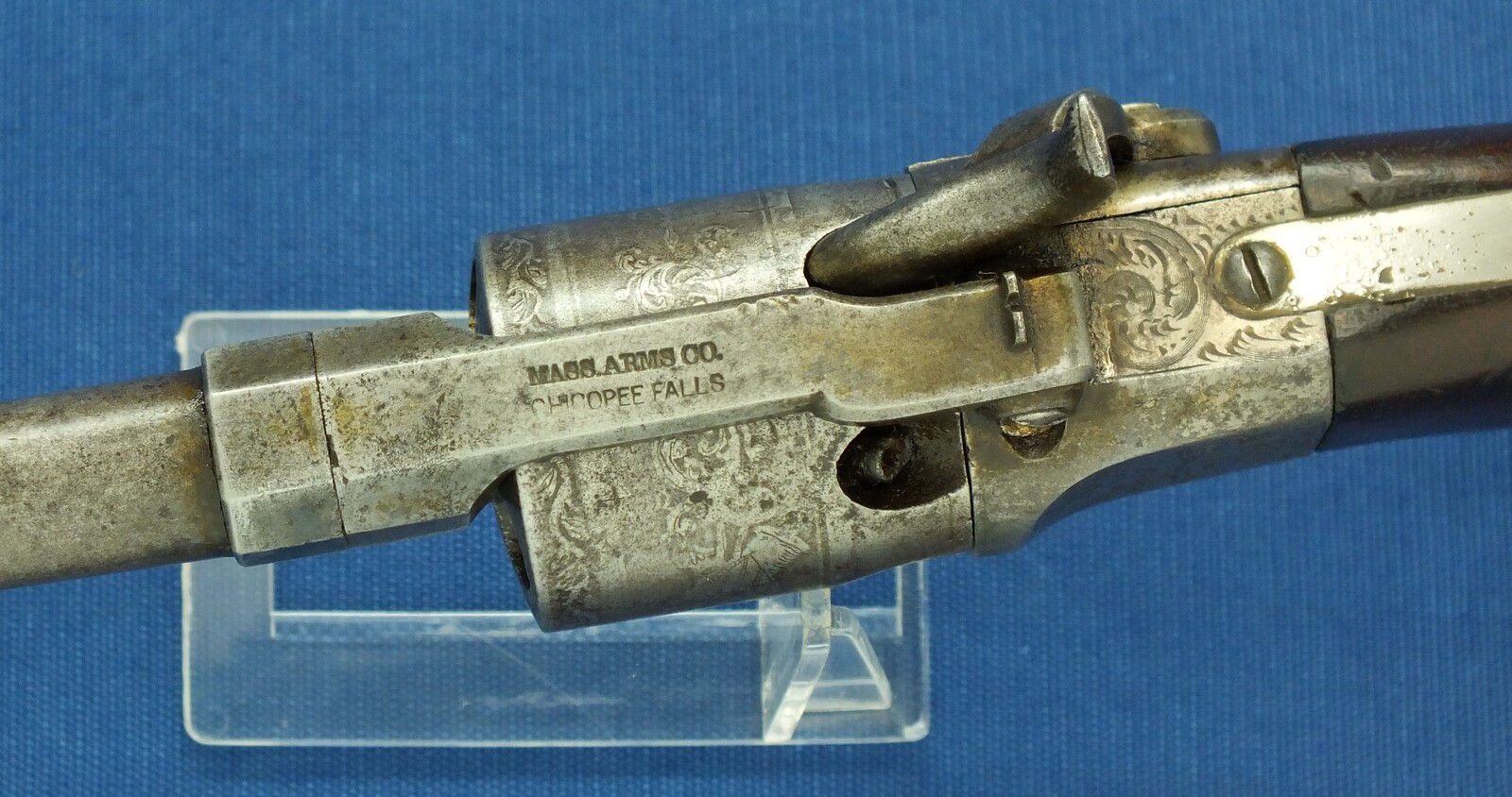 A scarce Antique American Massachutes Arms Co Chicopee Falls. Wesson&Leavitt Belt percussion revolver. In a very good condition. Lenght 27 cm, 31 caliber. Price 1.350 euro.