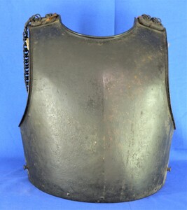 A scarce antique Dutch Sappers Cuirass with original Lining, circa 1830, in very good condition. Price 1.300 euro